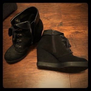 Black wedge laced booties